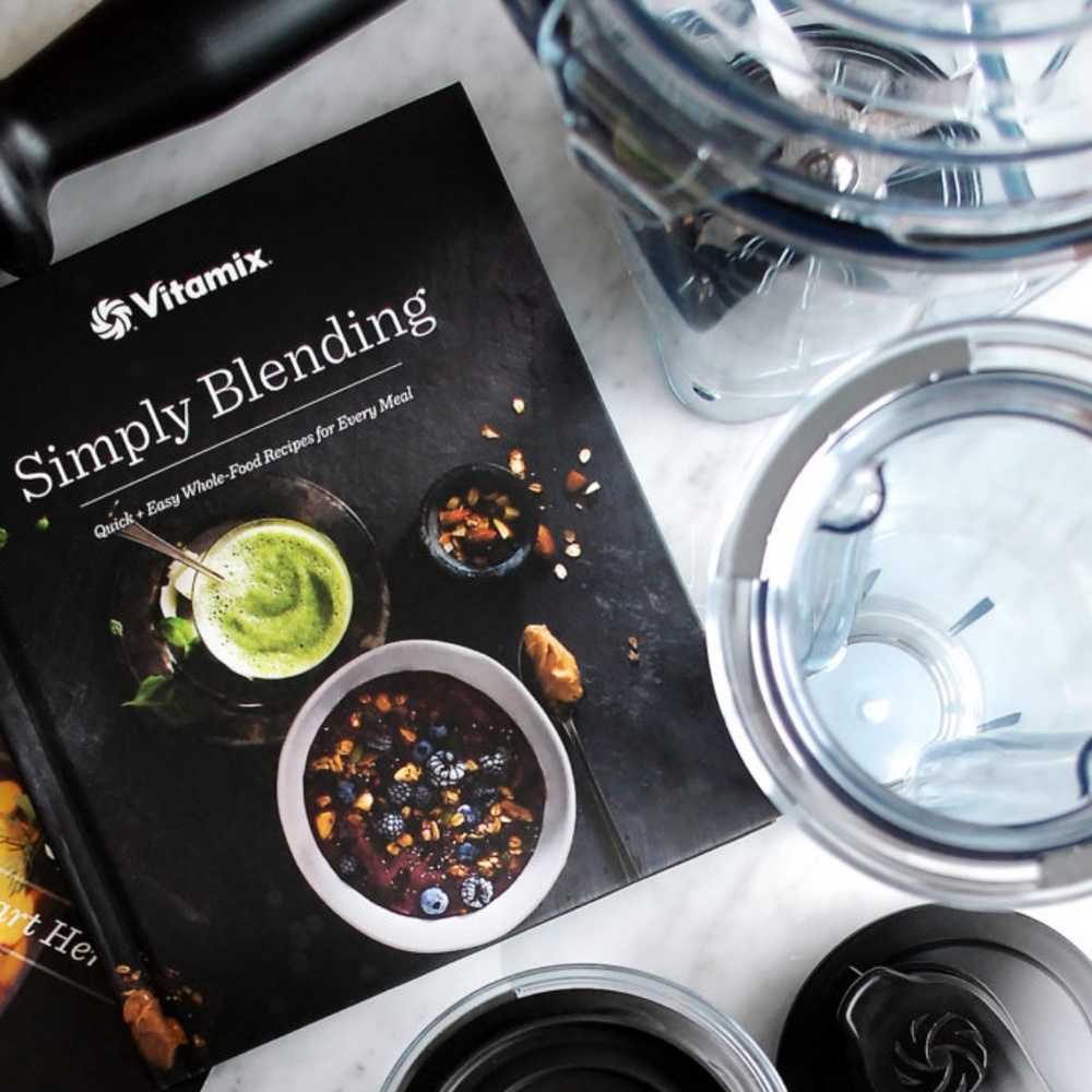 NEW Vitamix Simply Blending Hardcover Recipe Book Cookbook